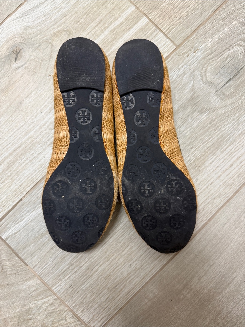Tory Burch Tan Raffia Flats with Black Leather Logo Medallion - Picture 2 of 2